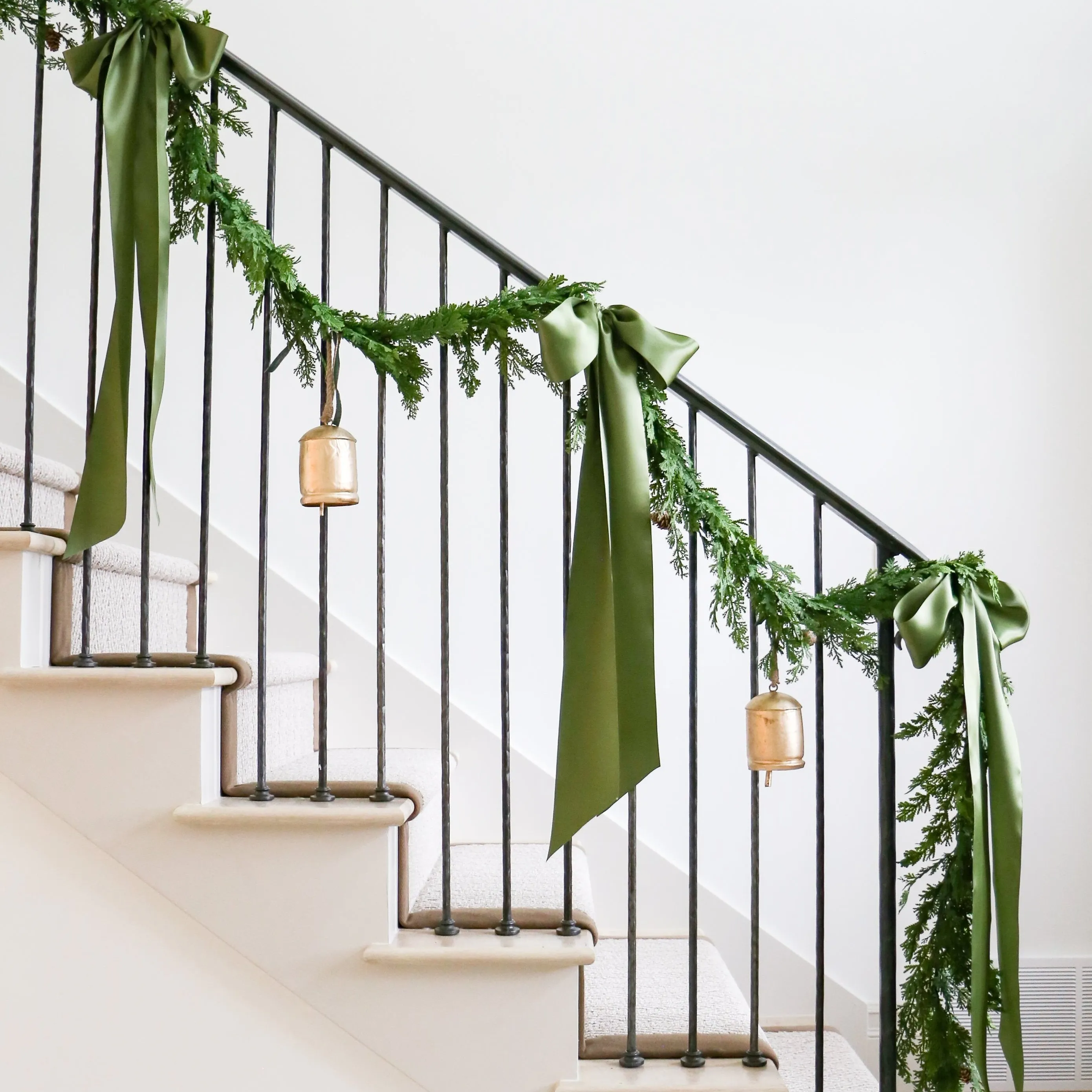 Christmas Olive BANISTER BOW™
