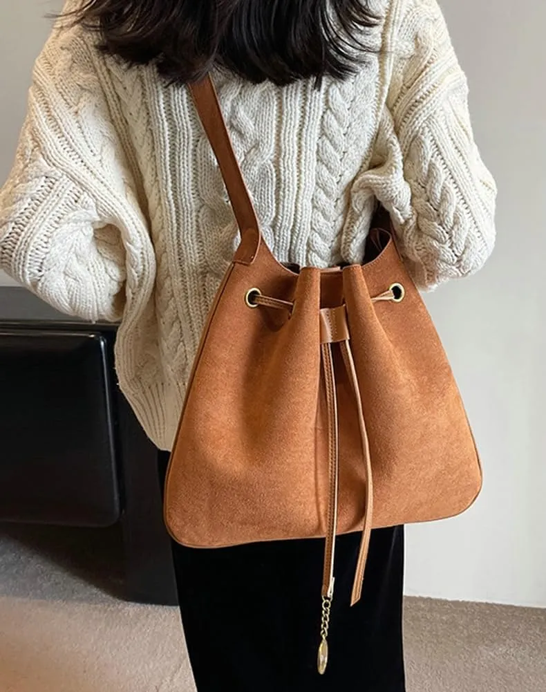 Trendy Drawstring Hobo Shoulder Bag Retro Suede Bucket Purse Causal Travel College Crossbody Bag with Adjustable Strap 2024